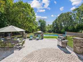 154 Montauk Hwy Highway, East Moriches NY 11940