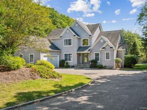 154 Montauk Hwy Highway, East Moriches NY 11940