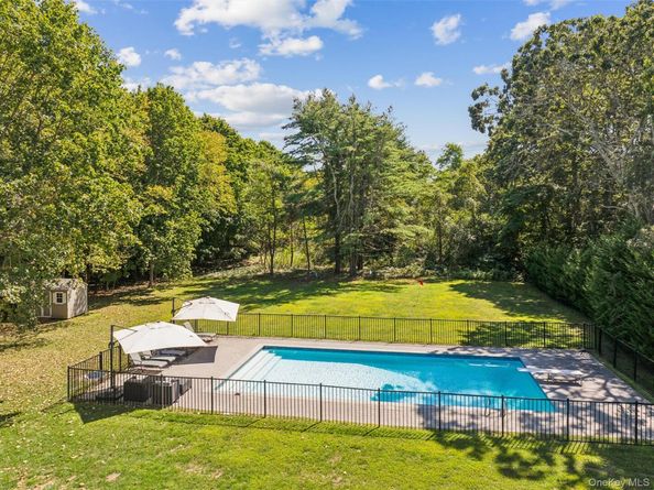 154 Montauk Hwy Highway, East Moriches NY 11940