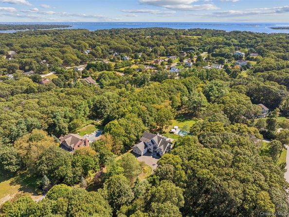 154 Montauk Hwy Highway, East Moriches NY 11940