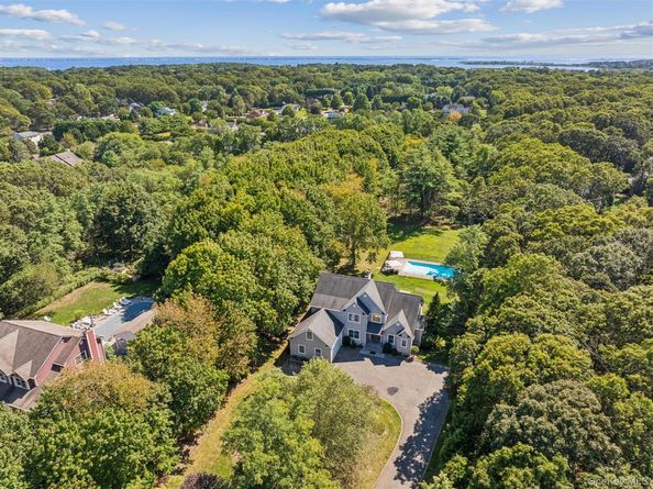 154 Montauk Hwy Highway, East Moriches NY 11940