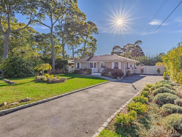 10 S Old Neck Road, Center Moriches NY 11934