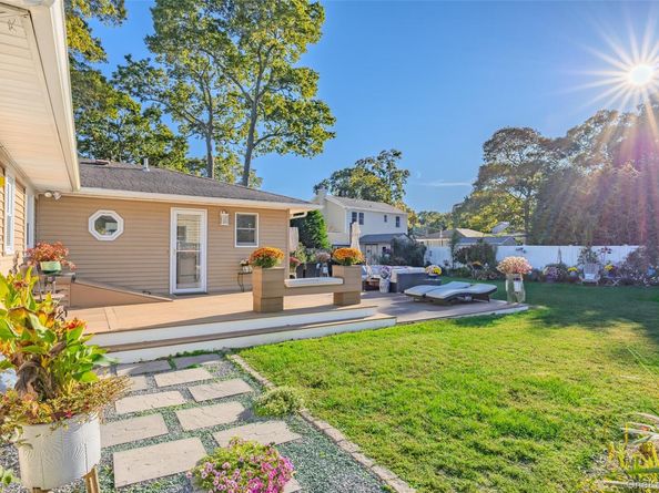 10 S Old Neck Road, Center Moriches NY 11934