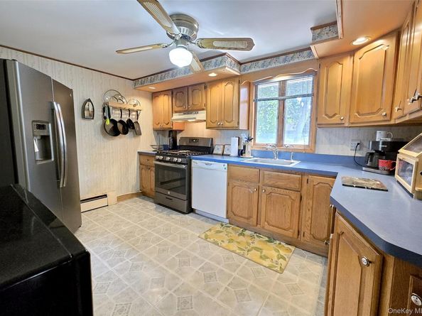 8 Corvette Road, Selden NY 11784