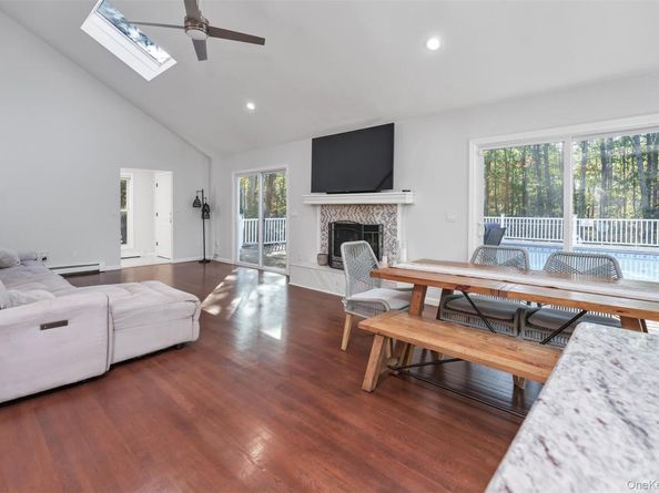 2 Christine Lane, Manorville NY 11949