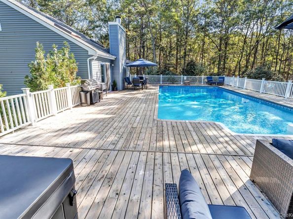 2 Christine Lane, Manorville NY 11949