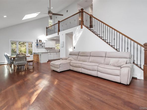 2 Christine Lane, Manorville NY 11949