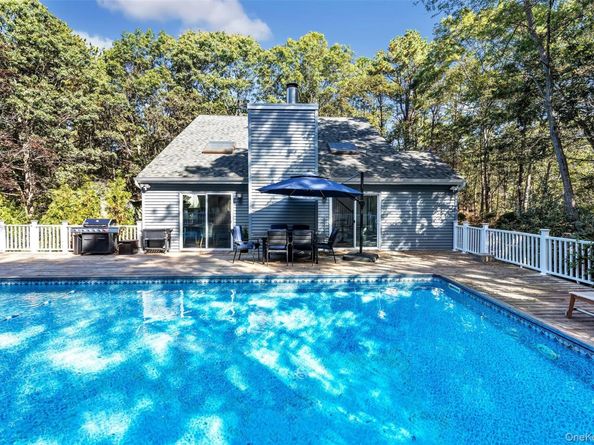 2 Christine Lane, Manorville NY 11949