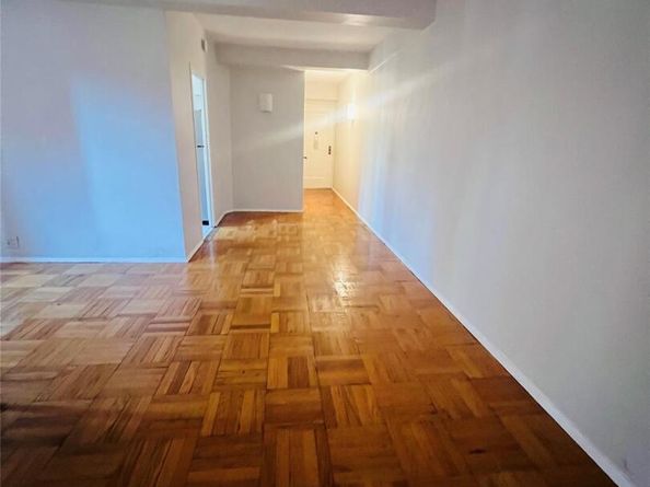 2160 E Tremont Avenue 5F, Bronx NY 10462
