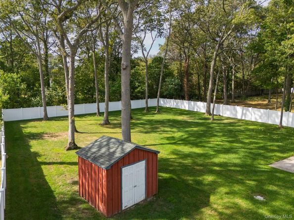 20 MacArthur Boulevard, Hauppauge NY 11788