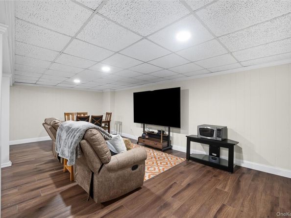 20 MacArthur Boulevard, Hauppauge NY 11788