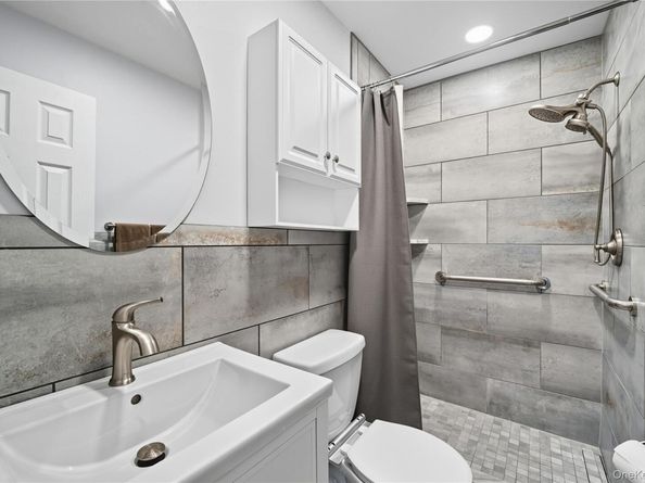 20 MacArthur Boulevard, Hauppauge NY 11788