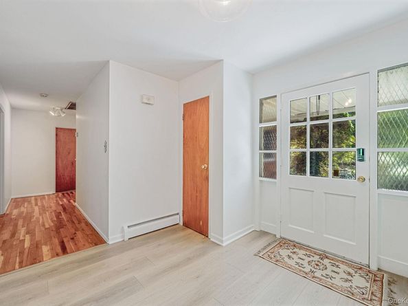 19 Whistler Hill Lane, Huntington NY 11743