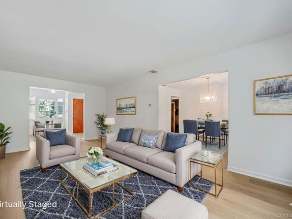 19 Whistler Hill Lane, Huntington NY 11743