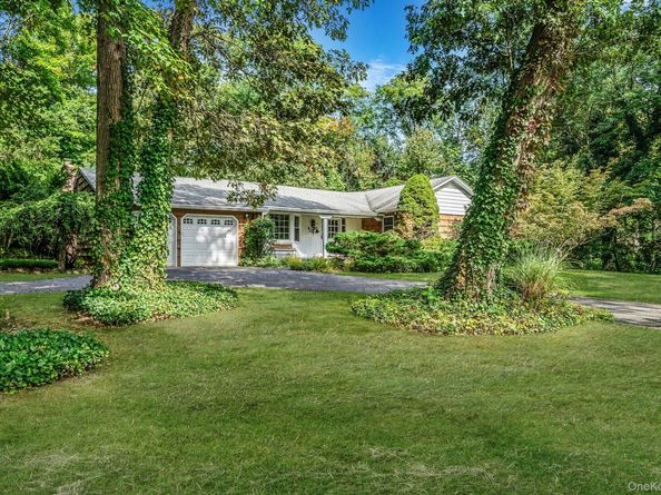 19 Whistler Hill Lane, Huntington NY 11743