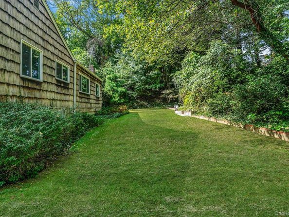 19 Whistler Hill Lane, Huntington NY 11743