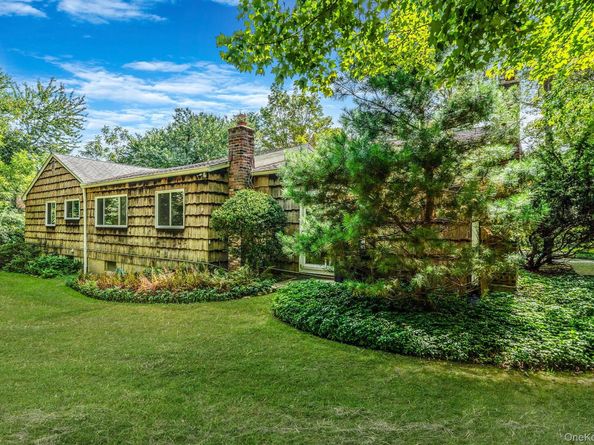 19 Whistler Hill Lane, Huntington NY 11743
