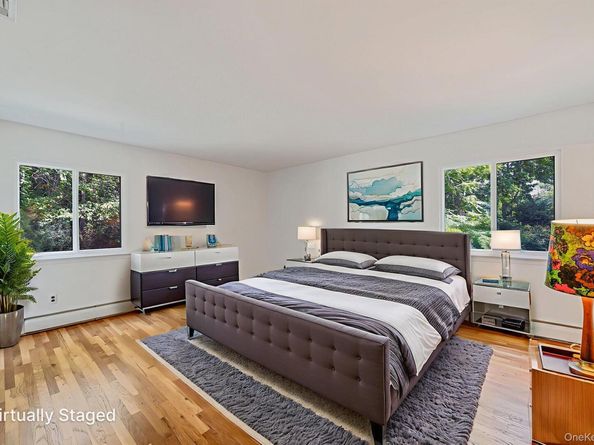 19 Whistler Hill Lane, Huntington NY 11743