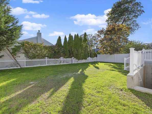 2282 Sycamore Place, Merrick NY 11566