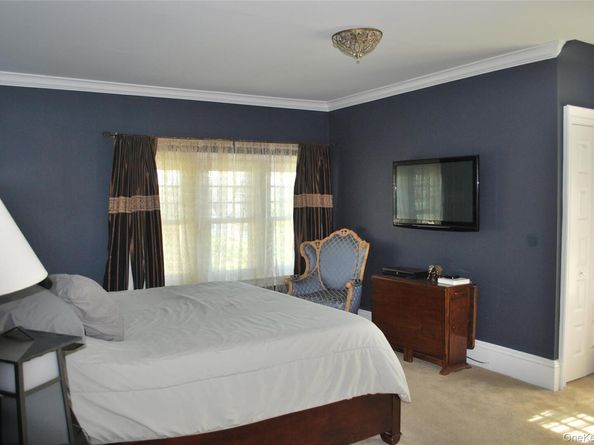 297 Clocks Boulevard, Massapequa NY 11758