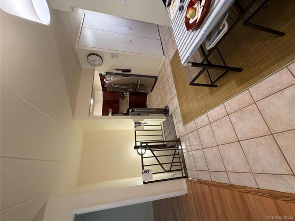 68-05 242nd Street 31A, Little Neck NY 11362