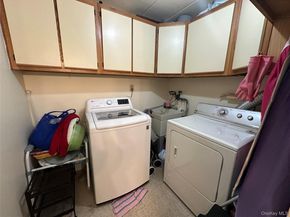 68-05 242nd Street 31A, Little Neck NY 11362