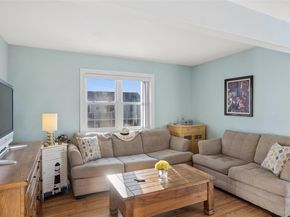 6 Soundview Drive North deck, Montauk NY 11954