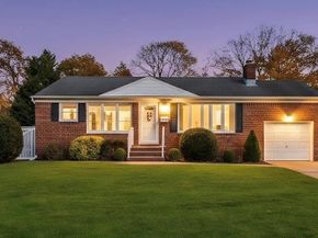 25 Flanders Place, West Babylon NY 11704