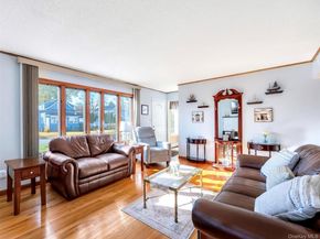 25 Flanders Place, West Babylon NY 11704