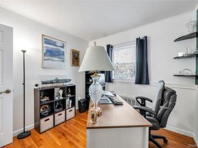 25 Flanders Place, West Babylon NY 11704