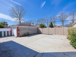 22447 76th Road, Oakland Gardens NY 11364