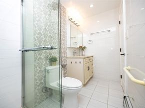 22447 76th Road, Oakland Gardens NY 11364