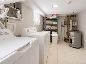 1221 Wantagh Oaks Gate, Wantagh NY 11793