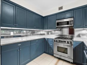 10 City Place PH4F, White Plains NY 10601