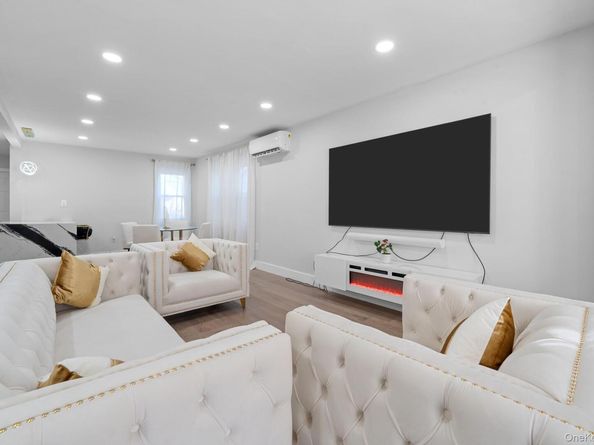 11445 207th Street, Cambria Heights NY 11411