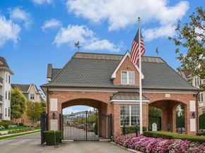 568 Pacing Way 568, Westbury NY 11590