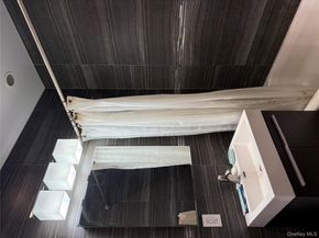 61-20 Grand Central Parkway C 1502, Forest Hills NY 11375