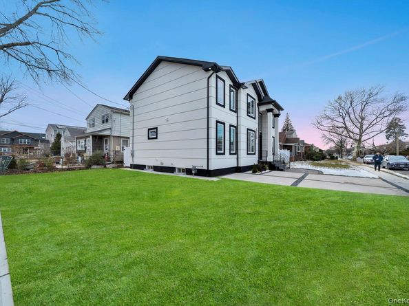 2105 Hoffman Avenue, Elmont NY 11003