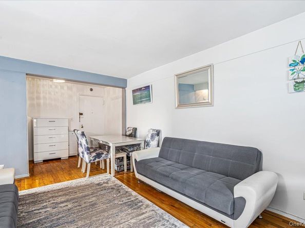 50-21 39th Place 4H, Sunnyside NY 11104