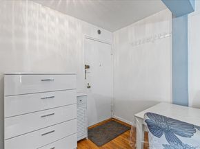 50-21 39th Place 4H, Sunnyside NY 11104