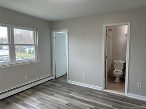 10 Shiloh Court, Coram NY 11727