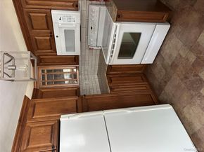 10 Shiloh Court, Coram NY 11727