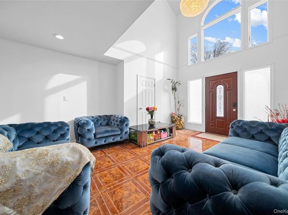 11 Locust Avenue, Coram NY 11727