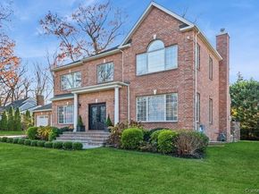 26 The Hemlocks, Roslyn Estates NY 11576