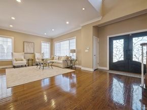 26 The Hemlocks, Roslyn Estates NY 11576