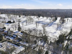 11 Muriel Road, Port Washington NY 11050