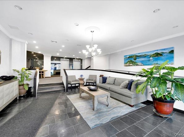 400 High Point Drive PH6, Hartsdale NY 10530