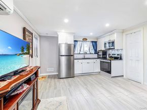 312 W 20th Street, Deer Park NY 11729