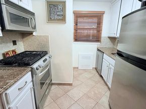 1213 E Broadway B12, Hewlett NY 11557