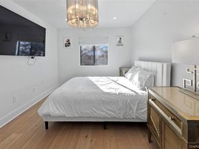 24 Chestnut Lane, Woodbury NY 11797